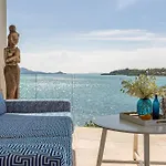 Yo Villa - Barefoot Waterfront Luxury