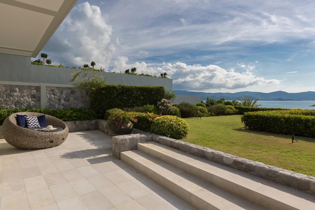 Villa Yo Barefoot Waterfront Luxury *