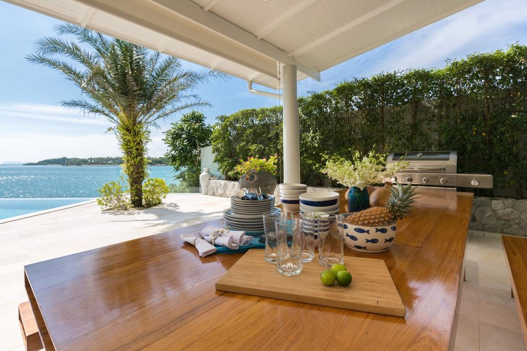 Yo Barefoot Waterfront Luxury